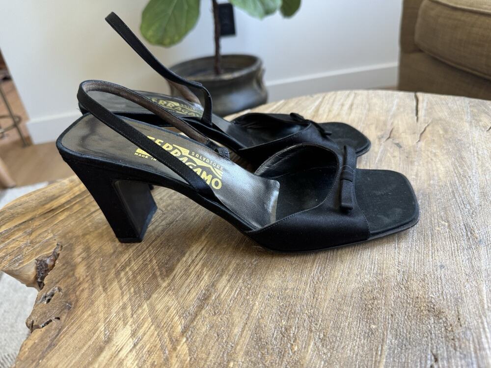 Vntg Salvatore Ferragamo Tentation Black Satin Slingback Sandals Heels Square 9